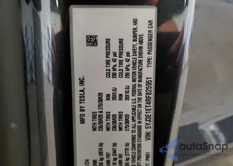 2024 Tesla Model 3 z USA, uszkodzony, nr VIN 5YJ3E1ET4RF825951